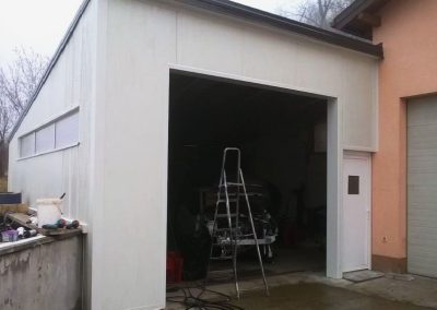 Konstrukcija garaže i montaža limenog pokrova