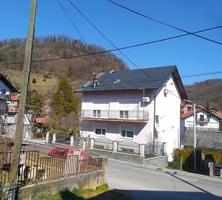Priprema krovišta i montaža limenog pokrova